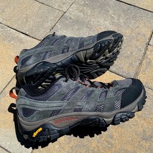 Men's Moab 2 Ventilator SZ: 8 Wide Color: Beluga
